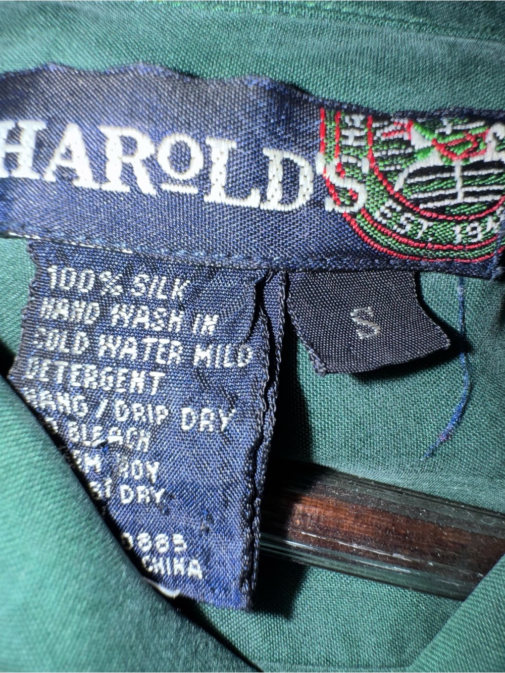 Harold’s Silk Shirt Size S Green Camp Collar Button Front Minimalist Gorpcore - Picture 4 of 4